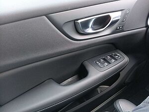 Volvo  T6 Plus Dark Recharge Cam/Navi/Standhzg.