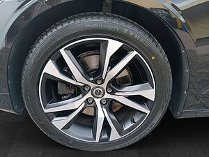 Volvo  B3 Momentum Core Navi/Frontsch. heiz. /PDC