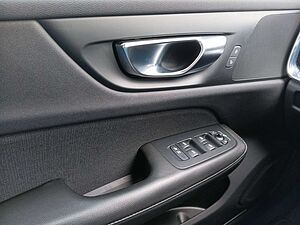 Volvo  B3 Momentum Core Navi/Frontsch. heiz. /PDC