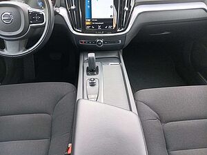 Volvo  B3 Momentum Core Navi/Frontsch. heiz. /PDC