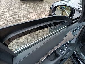 Volvo  B6 AWD Inscrip Gepanzert Armoured  NIJ-IIIA