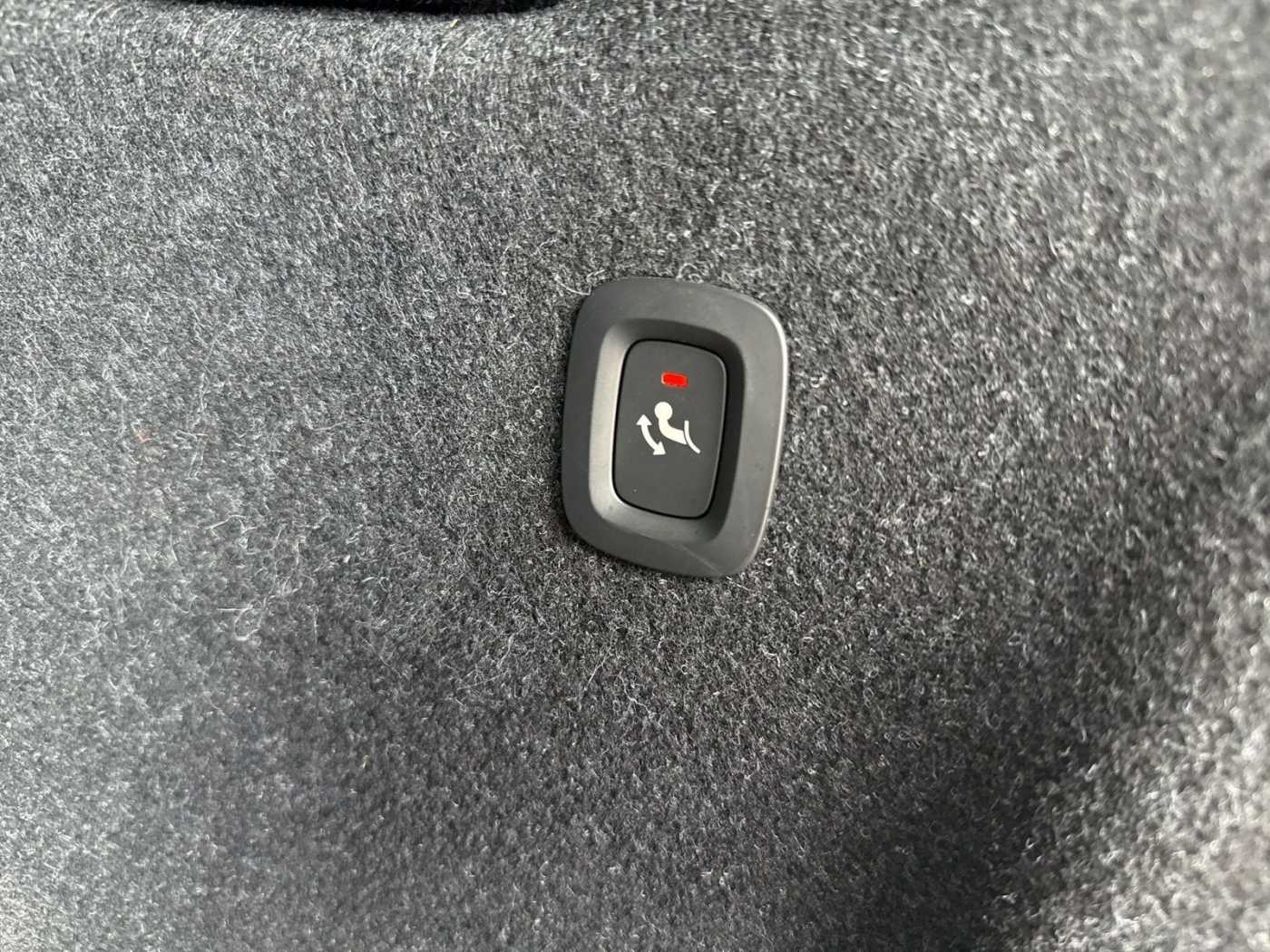 Volvo  B3 Plus Dark 2WD !! AHK+ACC+RFK+VOLL-LED! !!