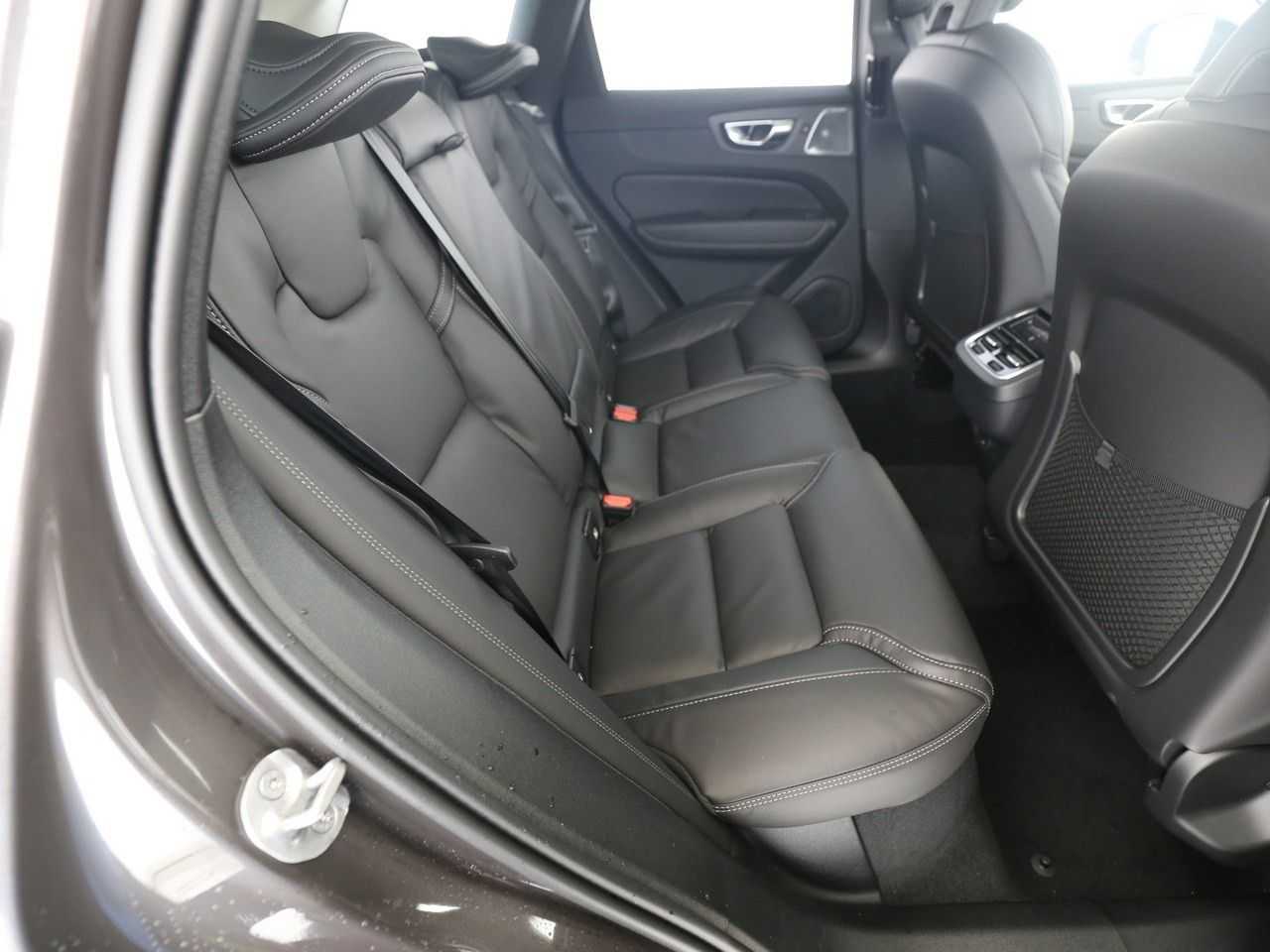 Volvo  B5 Ultra Dark AWD !! ! VOLLAUSSTATTUNG !! !