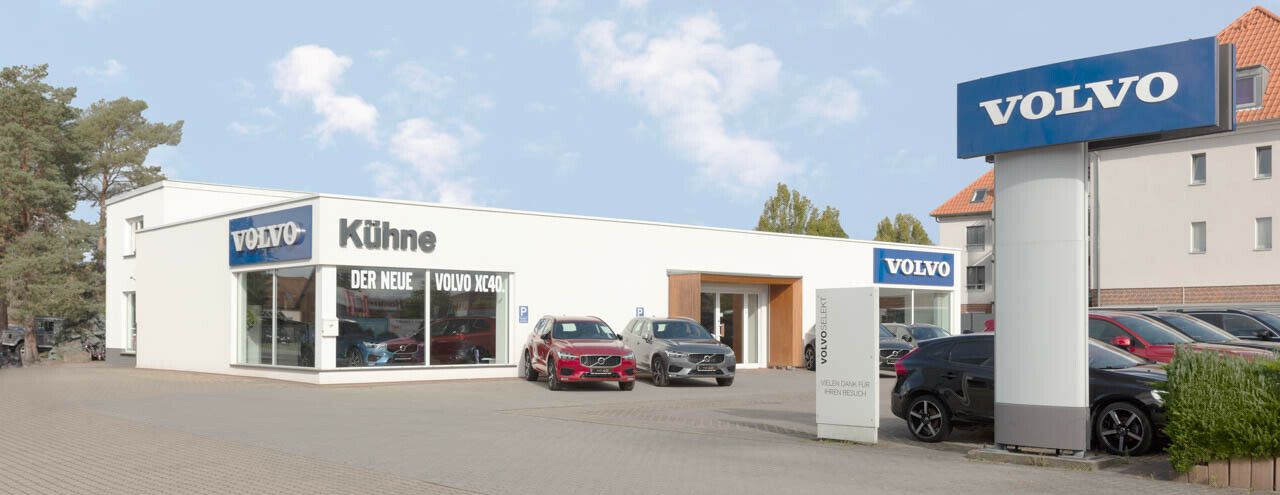 Volvo  Plus Dark T6 PHEV AWD !!360°+PANO+AHK+H&K! !!