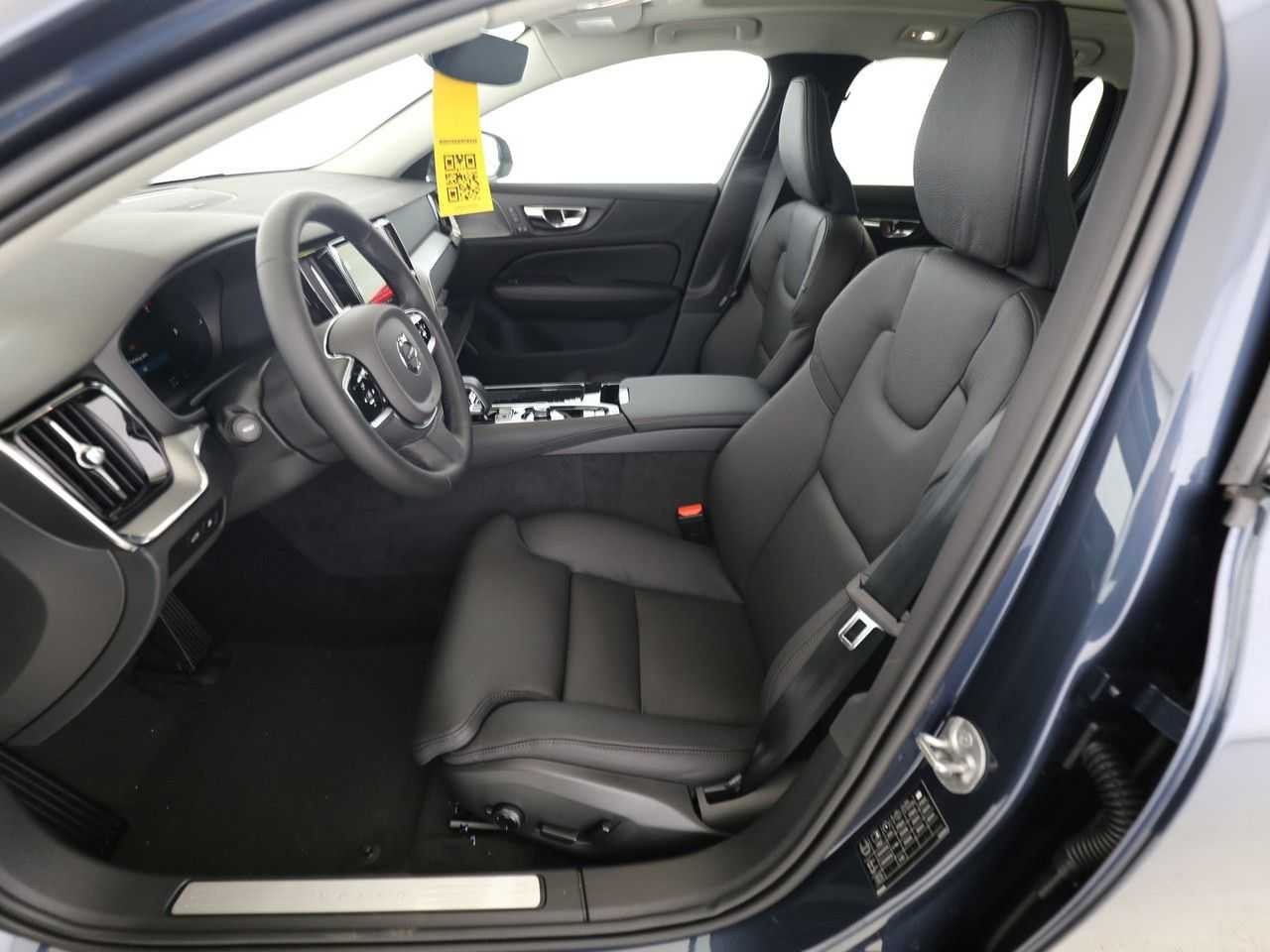Volvo  Plus Dark T6 PHEV AWD !!360°+PANO+AHK+H&K! !!