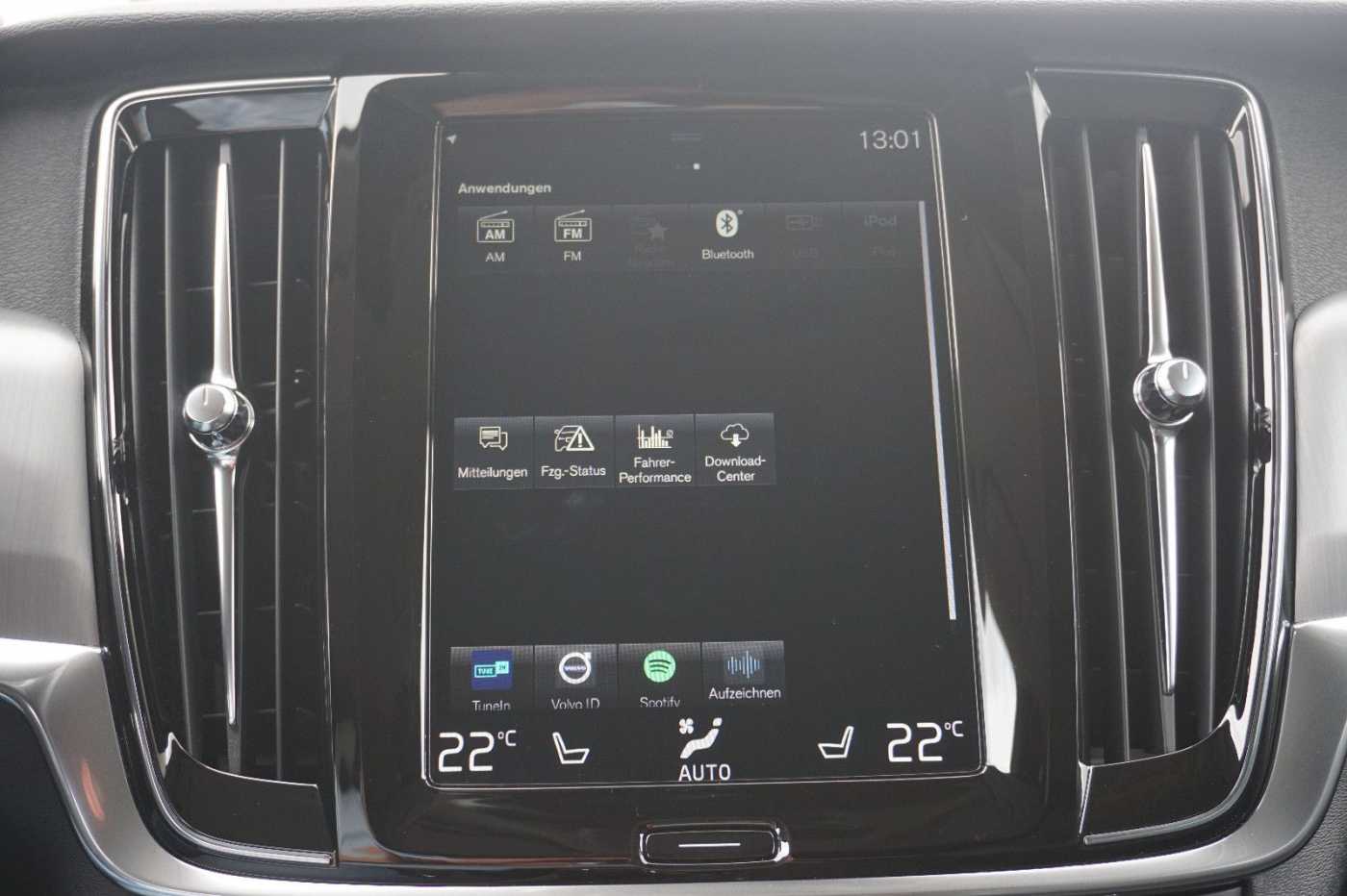 Volvo  D4 Momentum !! ! NAVI+LED+AHK+STANDHZG. !! !