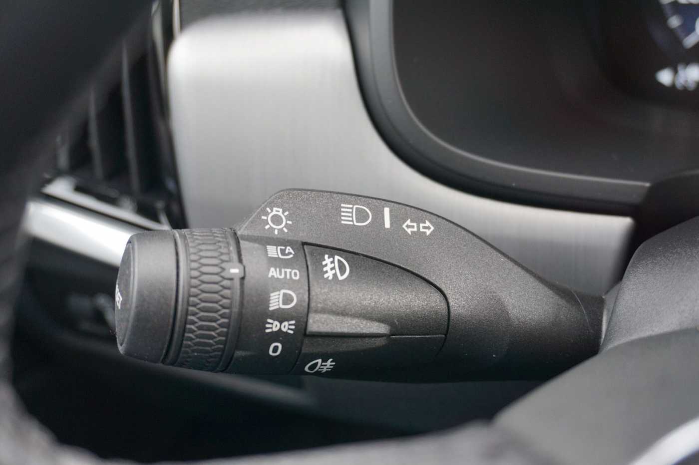 Volvo  D4 Momentum !! ! NAVI+LED+AHK+STANDHZG. !! !
