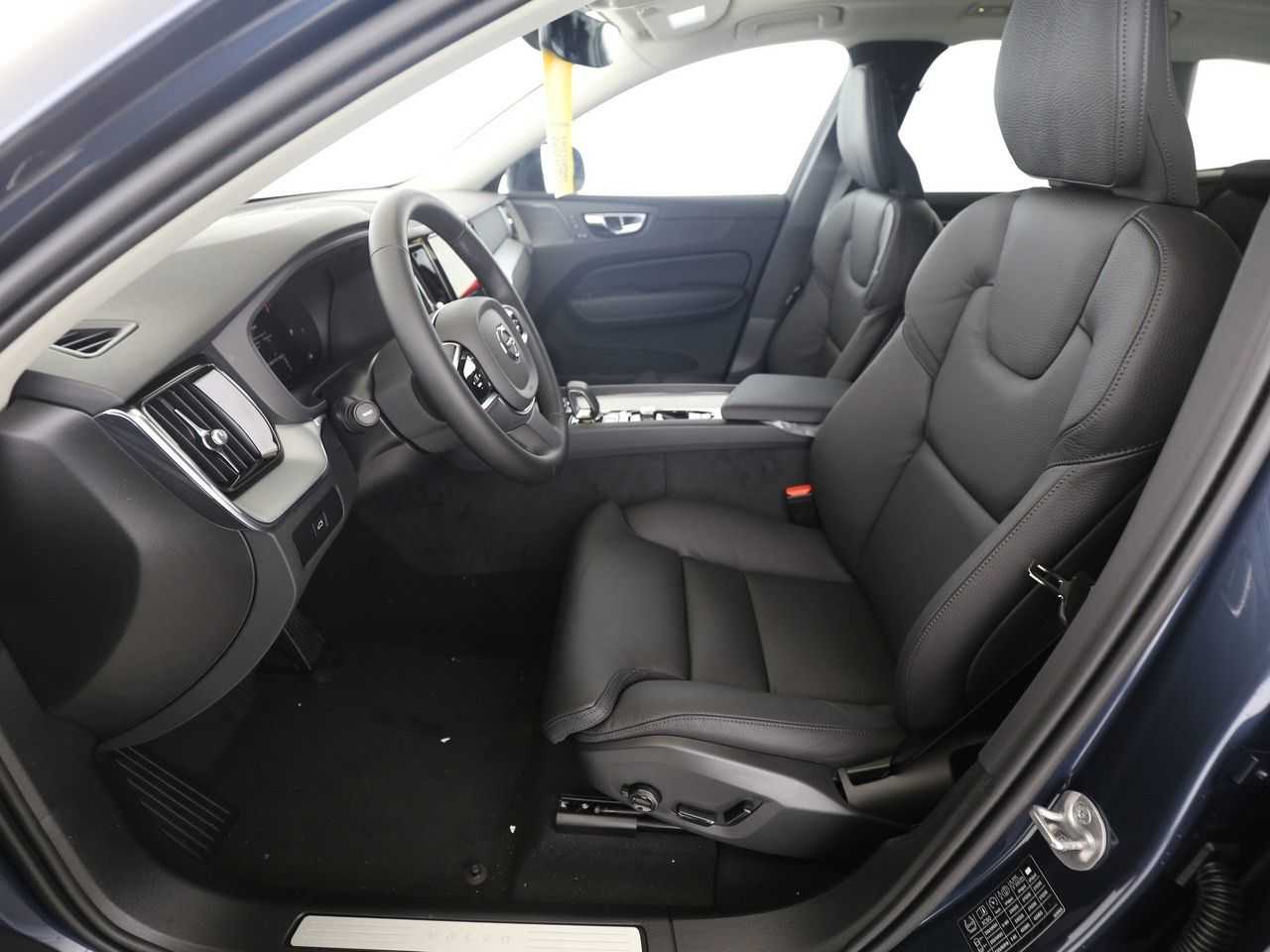 Volvo  B5 Plus Dark AWD !! !360°+PANO+ACC+BLISS! !!