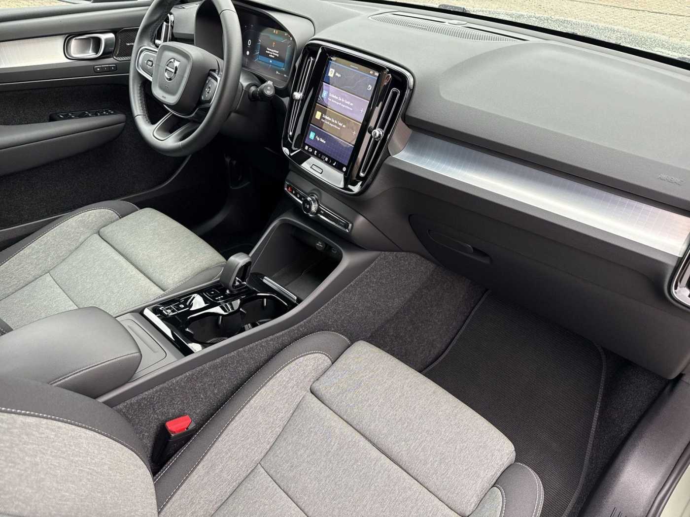 Volvo  B3 Plus Dark 2WD !ACC+PIXEL-LED+FSH+EL. SITZ