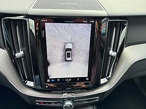 Volvo  B4 Plus Dark 2WD !! !PANO+STANDHZG+AHK+BLISS