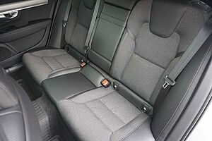 Volvo  D4 Momentum !! ! NAVI+LED+AHK+STANDHZG. !! !
