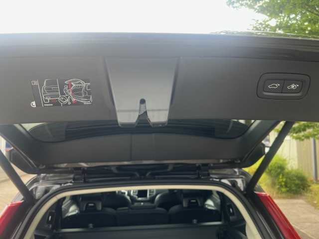 Volvo  T8 AWD Recharge Plus Dark Pano/ 360°/ AHK