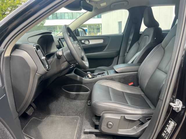 Volvo  T4 (B) 2WD Momentum RFK/ LED/ NAVI