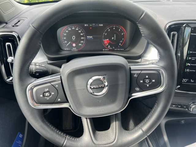Volvo  T4 (B) 2WD Momentum RFK/ LED/ NAVI
