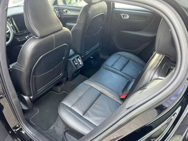 Volvo  B3 (B) 2WD Plus Dark RFK/ AHK/ uvm