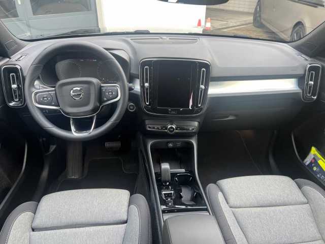 Volvo  T2 2WD Plus Dark RFK/ LED/ uvm