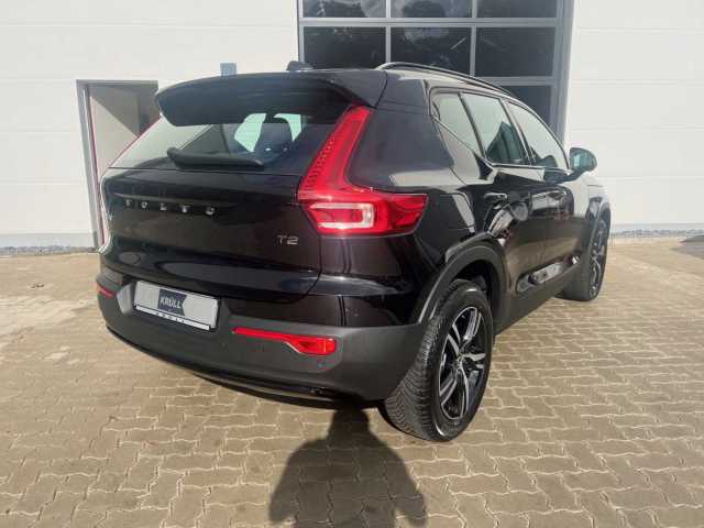 Volvo  T2 2WD Plus Dark 360°/ AHK/ PANO