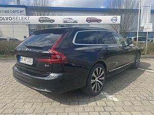 Volvo  B4 B 2WD Plus Bright  ACC / 360° / PANO