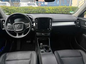 Volvo  T4 (B) 2WD Momentum RFK/ LED/ NAVI