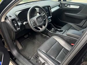 Volvo  T4 (B) 2WD Momentum RFK/ LED/ NAVI