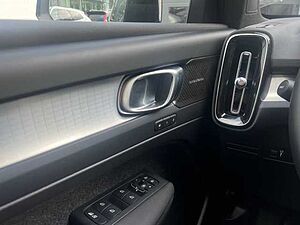 Volvo  T2 2WD Plus Dark RFK/ LED/ uvm
