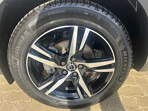 Volvo  T2 2WD Plus Dark 360°/ AHK/ PANO