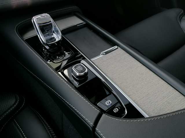 Volvo  T8 AWD Recharge Plus Dark 7-Sitzer