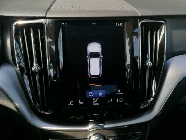 Volvo  T5 AWD Momentum Pano, Navi uvm.