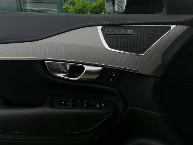 Volvo  T8 AWD Recharge R-Design, AHK uvm.