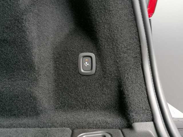 Volvo  B4 D 2WD Plus Dark, AHK, BLIS uvm.