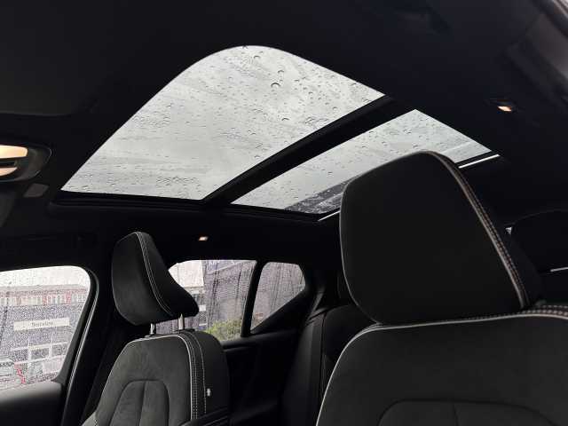 Volvo  Ultimate Recharge P8 Pure Electric AWD