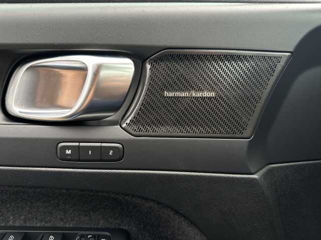 Volvo  Ultimate Recharge P8 Pure Electric AWD