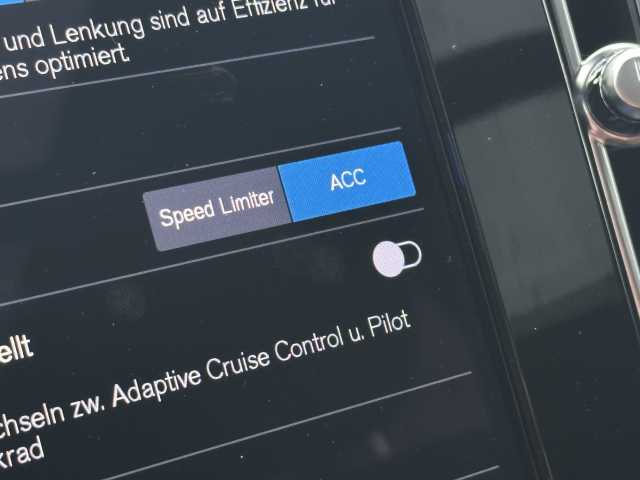 Volvo  Ultimate Recharge P8 Pure Electric AWD