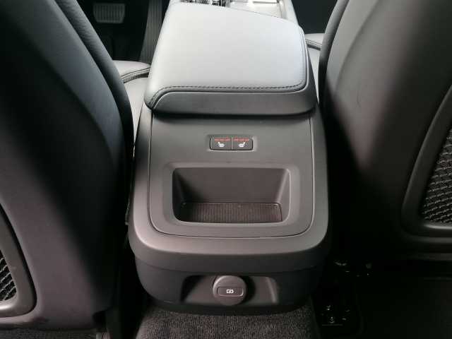 Volvo  B4 D AWD Plus Kam, Navi uvm.