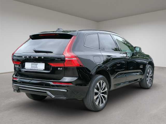 Volvo  B4 D 2WD Plus Dark