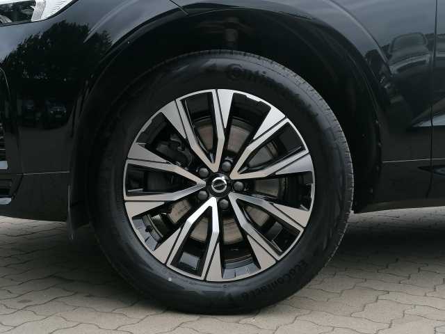 Volvo  B4 D 2WD Plus Dark
