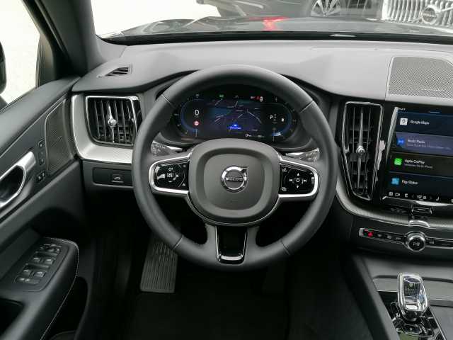 Volvo  B4 D 2WD Plus Dark