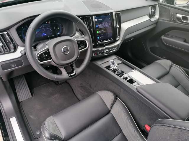 Volvo  B4 D 2WD Plus Dark