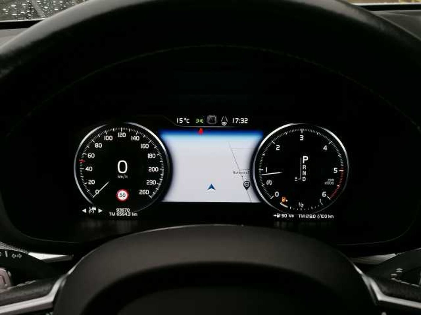 Volvo  D4 2WD R Design, Stdhz, AHK uvm.
