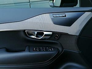 Volvo  T8 AWD Recharge Plus Dark 7-Sitzer