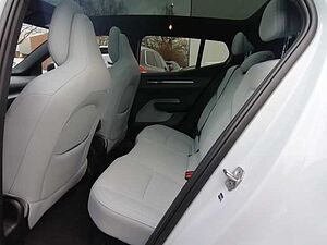Volvo  Ultra AWD Performance Pure Electric