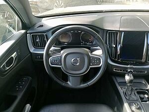 Volvo  T5 AWD Momentum Pano, Navi uvm.