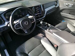 Volvo  T5 AWD Momentum Pano, Navi uvm.