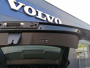 Volvo  T2 2WD Plus Dark, Navi, Kamera uvm.