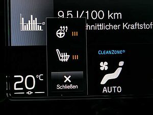 Volvo  T2 2WD Plus Dark, Navi, Kamera uvm.