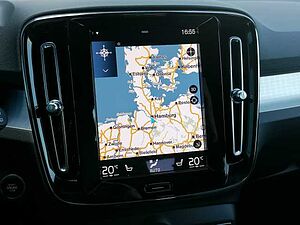 Volvo  T2 2WD Plus Dark, Navi, Kamera uvm.