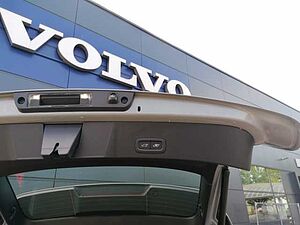 Volvo  T2 2WD Plus Dark, Navi, Kamera uvm.