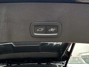 Volvo  Ultimate Recharge P8 Pure Electric AWD