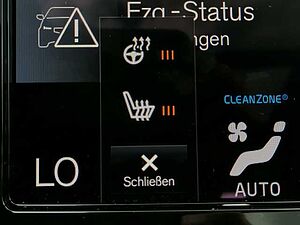 Volvo  T2 2WD Plus Dark, Navi, Kamera uvm.