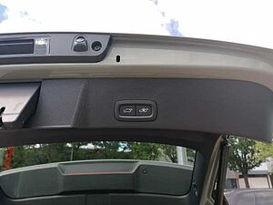Volvo  T2 2WD Plus Dark, Navi, Kamera uvm.